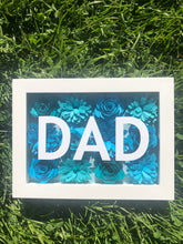 Load image into Gallery viewer, Full Assorted Father&#39;s Day Flower Box
